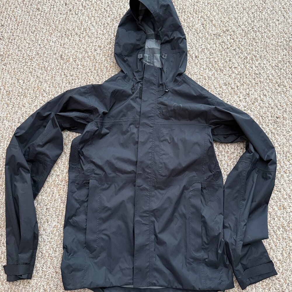 Mens Backcountry Rain Jacket, Black, Size Small, EXCELLENT CONDITION/LIKE NEW